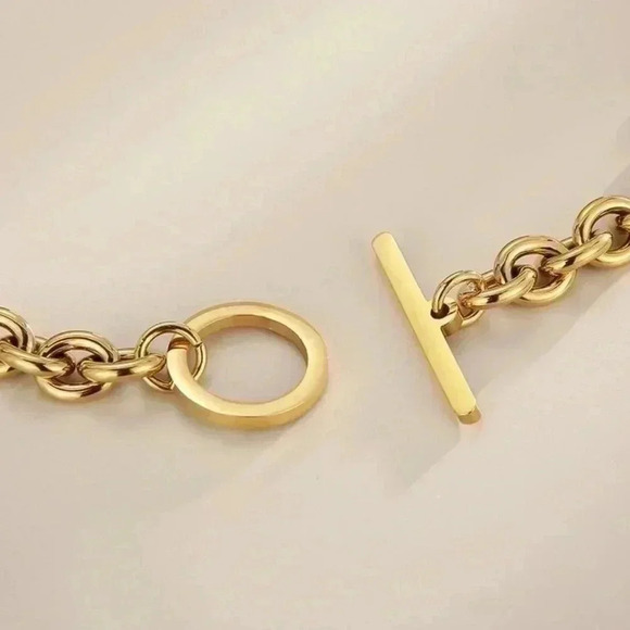 *NEW* 18K Gold Plated Stainless  Steel Chunky Toggle BRACELET (GOLD) - Picture 4 of 6
